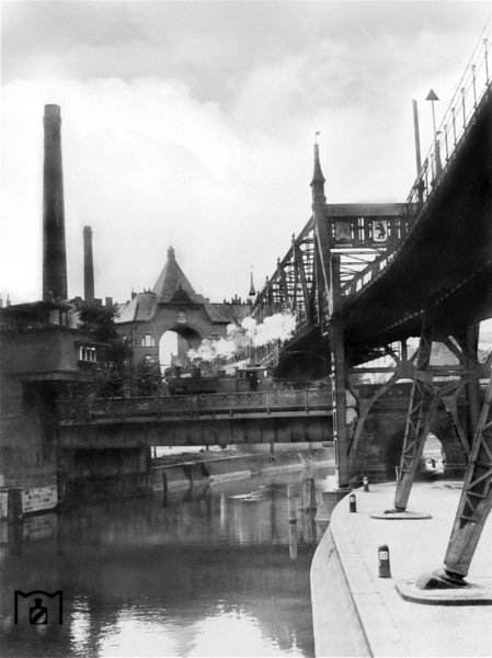 Kreuzung dreier Verkehrswege (1930)